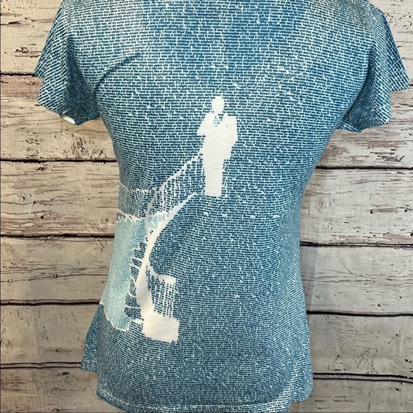 LITHOGRAPHS Great Gatsby Themed Silhouette T-Shirt
Blue & White-Small - Picture 3 of 3